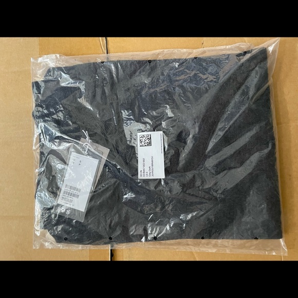 NWT H&M Merino Wool V-Neck Sweater - Picture 5 of 7